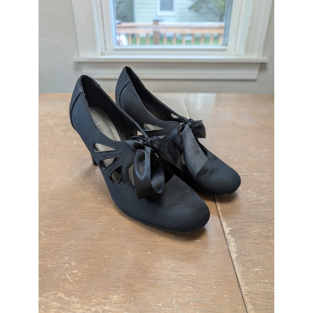 Ann Marino Womens Black Fabric Bow Cutout Pumps Heels Size 9.5 Mary Jane